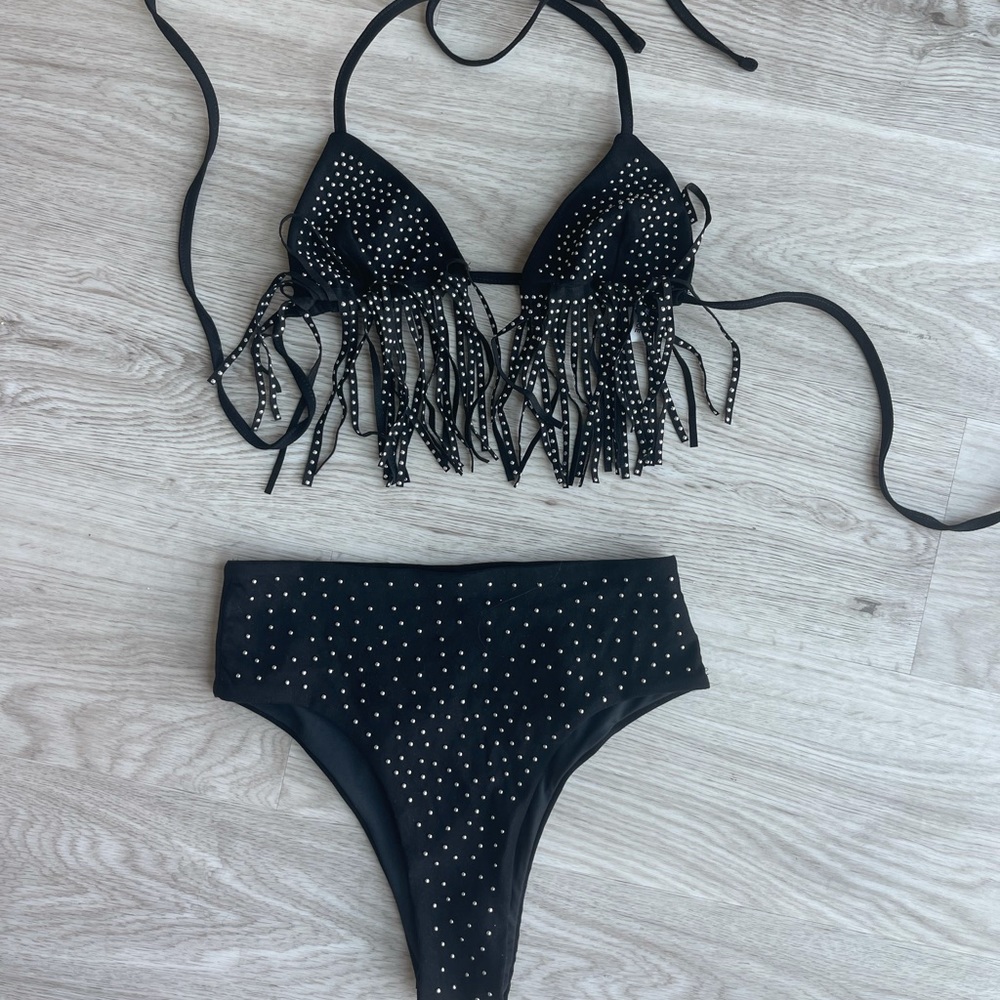 Black fringe studded set. Perfect for a festival